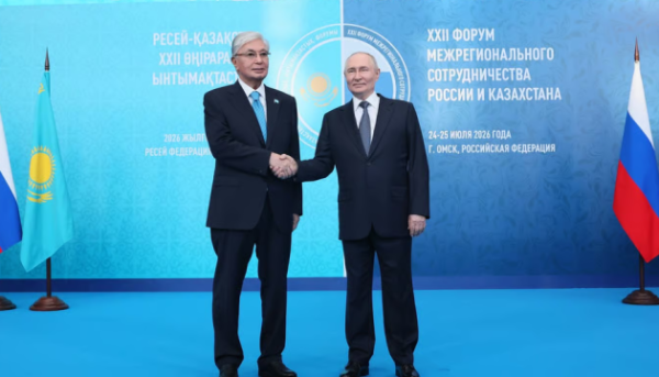 Токаєв запропонував Путіну «заморозити» війну в Україні