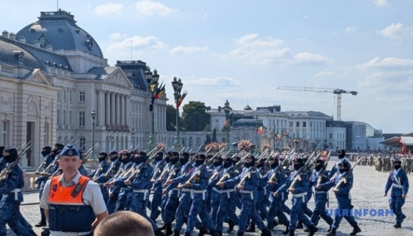 Українські захисники здійснили марш на брюссельському параді 14