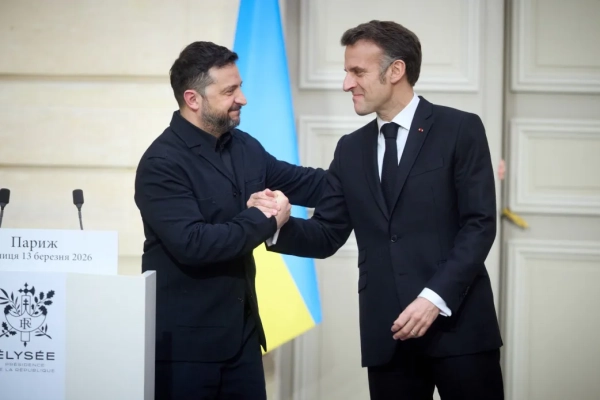 Зеленський провів переговори з Макроном щодо зустрічі з Трампом та запропонував підтримку у боротьбі з пожежами