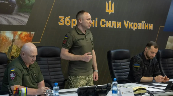 Хмара представив керівному складу Генштабу Драпатого і Скибюка 9 Хмара представив керівному складу Генштабу Драпатого і Скибюка 9