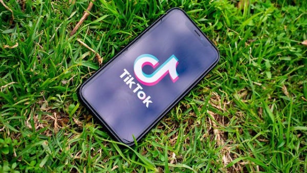 ЄС заявляє, що TikTok не дотримується правил захисту неповнолітніх в&hellip;