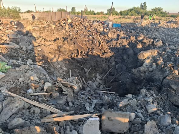 Уламки другої ракети KN-23 з КНДР знайшли за 3,5 км від зруйнованого будинку неподалік Кривого Рогу – Власюк 4