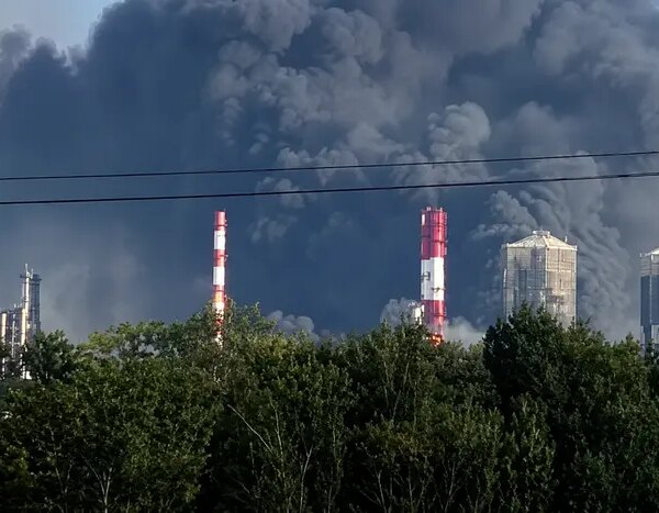 Нафтопереробні заводи та підстанції зазнали атак дронів, від Башкортостану до&hellip;