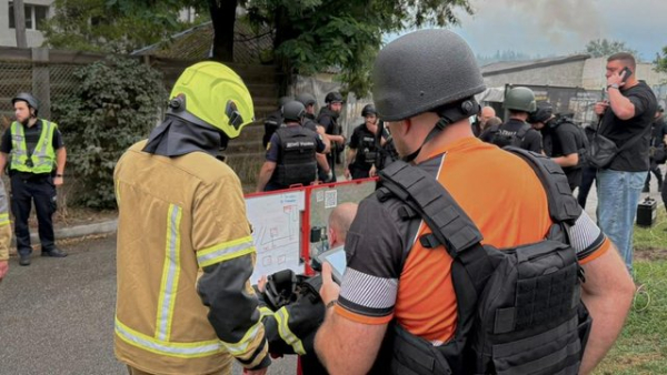 Рятувальні операції на місці удару російською ракетою на Київщині завершилися, повідомляє ДСНС.