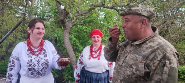 На городі бузина - на столі бузинник 13 На городі бузина - на столі бузинник 13