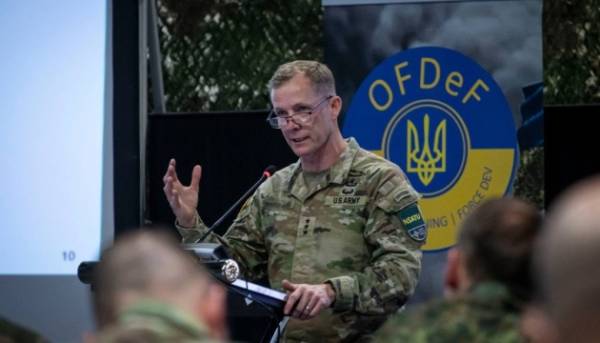 Зеленський нагородив орденом командувача Спеціальної місії НАТО