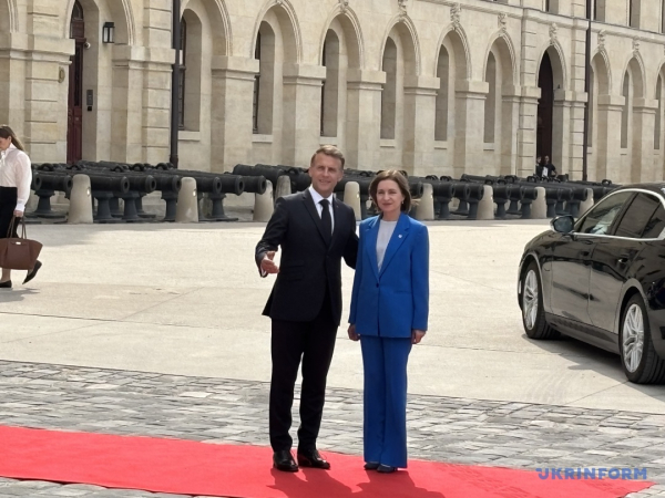 Парад президента Макрона 15