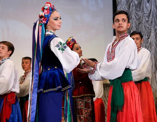 Заробітки співробітників галузі культури підвищаться: як і коли