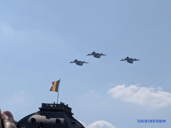 Українські захисники здійснили марш на брюссельському параді 23