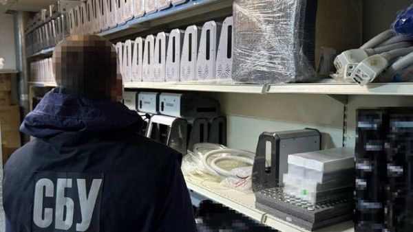 Керівництву київської компанії закидають забруднення ґрунту небезпечними медичними відходами