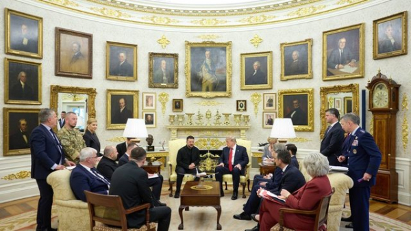 Володимир Зеленський провів розмову з Дональдом Трампом щодо ліцензій на виготовлення перехоплювачів для систем Patriot. 2 Зеленський обговорив із Трампом ліцензії на виробництво перехоплювачів для Patriot