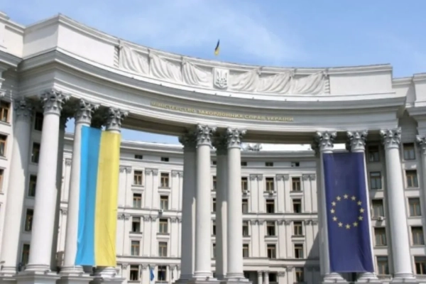 Українське зовнішньополітичне відомство наполегливо рекомендує мореплавним фірмам на певний час зупинити навігацію до чорноморських гаваней РФ.
