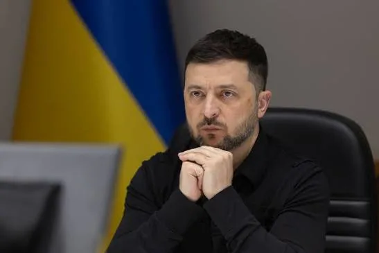 Президент Зеленський вручив орден Ярослава Мудрого Свириденку та Шмигалю, а також орден Богдана Хмельницького "Мадяру". 13