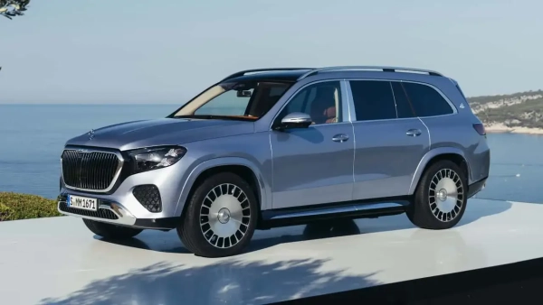 Mercedes-Maybach GLS виходить на сцену з оновленим дизайном і вражаючою динамікою 14 Mercedes-Maybach GLS виходить на сцену з оновленим дизайном і вражаючою динамікою 12