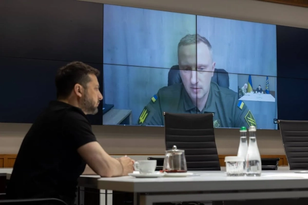 Зеленський провів нараду з командирами корпусів стосовно обстановки на фронті. 15 Зеленський провів нараду з командирами корпусів стосовно обстановки на фронті. 13