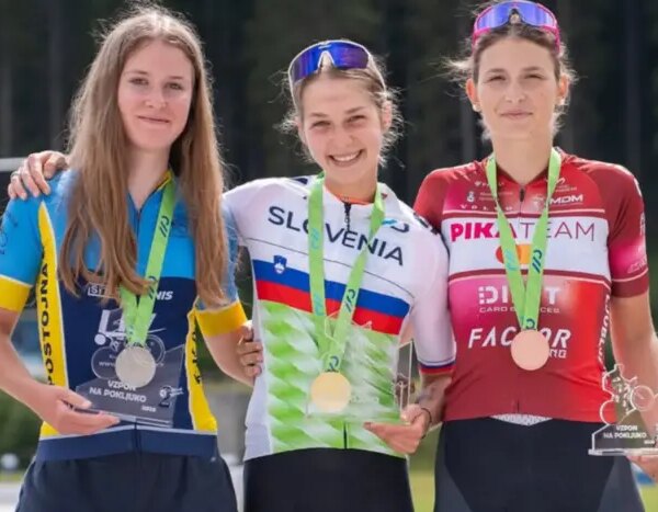Словенська спортсменка, що займається біатлоном, виборола титул національної чемпіонки в іншій дисципліні.