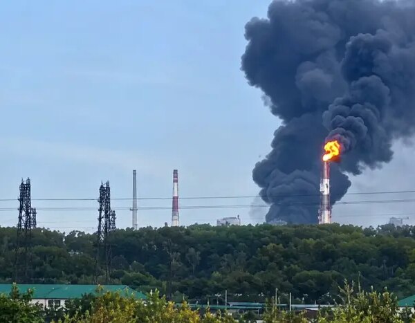 Атака дронів на один з провідних нафтопереробних заводів Росії: значення&hellip;