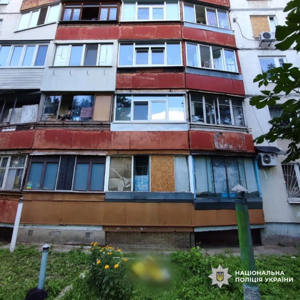 Трирічна дитина померла, випавши з п'ятого поверху у Харкові. 5