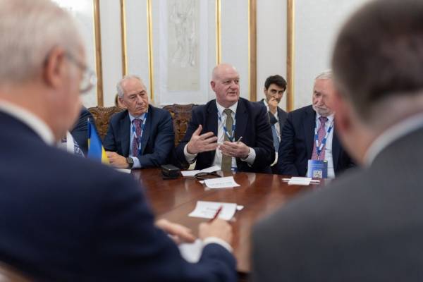 Шлях до миру та підтримка України: в Офісі Президента провели зустріч з делегацією ОБСЄ 6