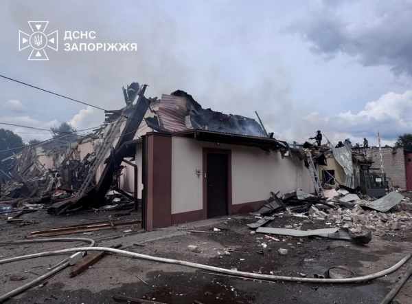 Завершено пошуково-рятувальні операції в Запоріжжі після російських авіабомбардувань. Загинула одна жінка, 11 осіб отримали поранення. 6 Завершено пошуково-рятувальні операції в Запоріжжі після російських авіабомбардувань. Загинула одна жінка, 11 осіб отримали поранення. 4