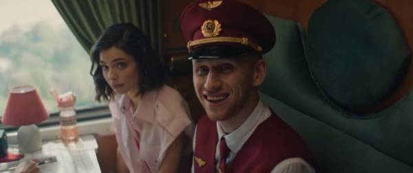 Вийшов новий трейлер та постер комедії «Потяг “Червона рута"» 7 Вийшов новий трейлер та постер комедії «Потяг “Червона рута"» 7
