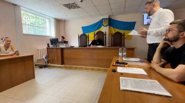 Лікар Odrex, якого звинувачують у медичній недбалості, клопоче про проведення щомісячних судових слухань у справі про загибель Аднана Ківана.