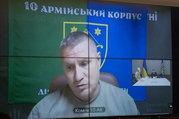 Зеленський провів нараду з командирами корпусів стосовно обстановки на фронті. 14 Зеленський провів нараду з командирами корпусів стосовно обстановки на фронті. 12