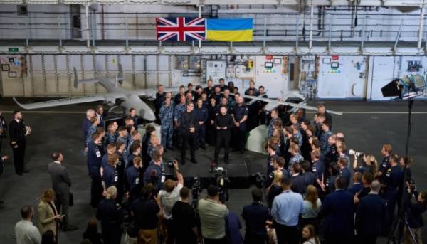 Зеленський і Бернем зустрілися з українськими та британськими моряками