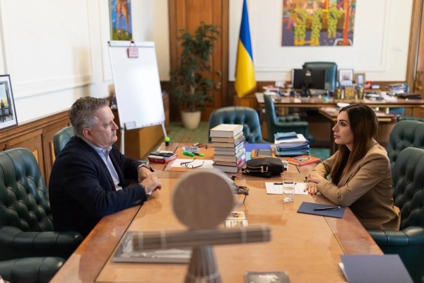 У президентському офісі заявили, що для них буде честю приймати Трампа та його представників у Києві – Лумер