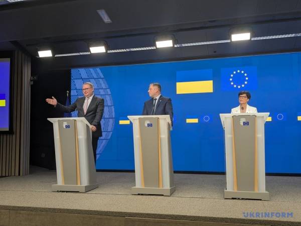 ЄС офіційно відкрив шостий кластер в переговорах про вступ України 6