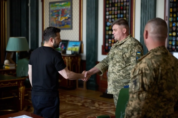 Володимир Зеленський зустрівся з командирами корпусів. Було обговорено потреби на передовій та забезпечення безпеки прикордонних зон. 15
