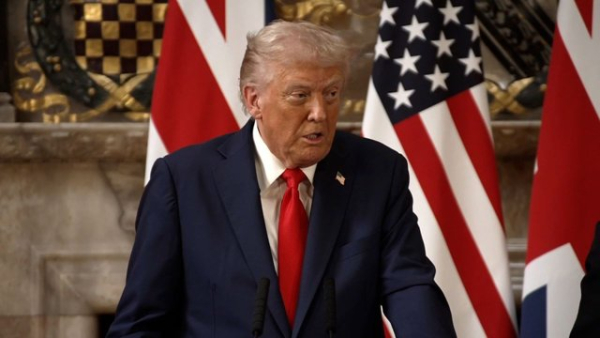 Трамп назвав санкції ЄС проти Apple, Google та Amazon утиском та пообіцяв ввести додаткові мита.