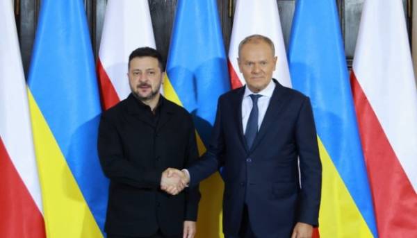 Зеленський і Туск обговорили історичні питання, оборонну співпрацю та безпеку українців у&hellip;
