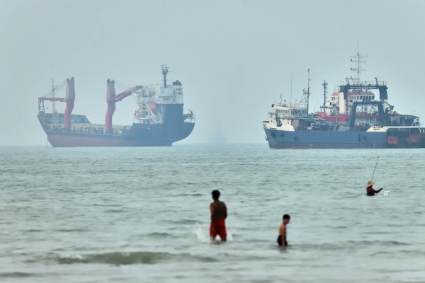 Іран і Оман обговорюють відновлення морського сполучення через Ормузьку протоку&hellip;