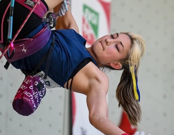 Казбекова здобула срібну медаль молодіжного чемпіонату світу зі скелелазіння.
