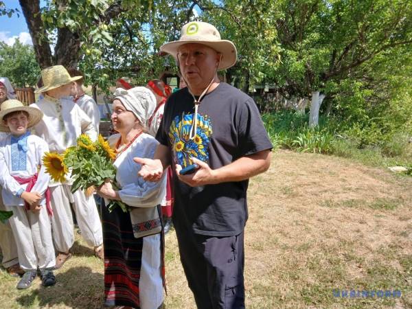 «Зажинки»: перші зібрані з поля колоски відклали на різдвяний дідух 26