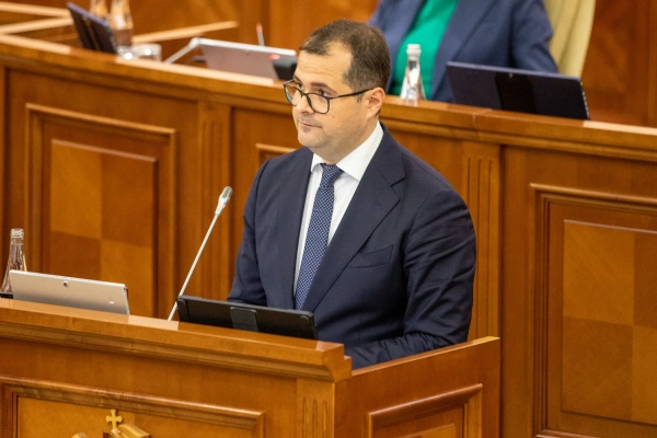 Парламент Молдови схвалив новий Кабінет міністрів під керівництвом прем’єр-міністра Василе Тофана.