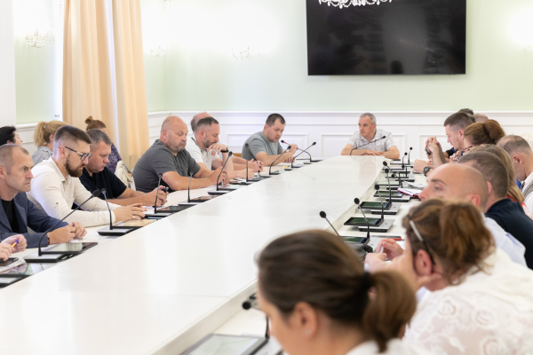 Міська влада Києва має намір придбати продовольчі пайки на випадок непередбачуваних обставин у зимовий період. 2
