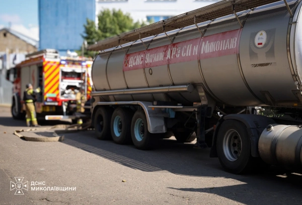 Російські сили завдали ударів по житлових районах Миколаєва, у результаті чого постраждала жінка. 6 Російські сили завдали ударів по житлових районах Миколаєва, у результаті чого постраждала жінка. 4