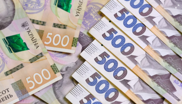 Оклади працівників культури з 1 січня зростуть на 70%
