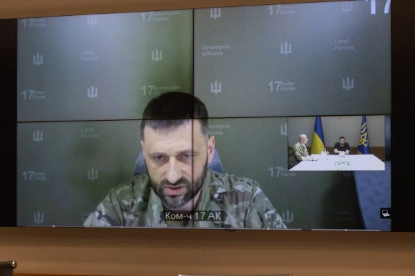 Зеленський провів нараду з командирами корпусів стосовно обстановки на фронті. 19 Зеленський провів нараду з командирами корпусів стосовно обстановки на фронті. 17