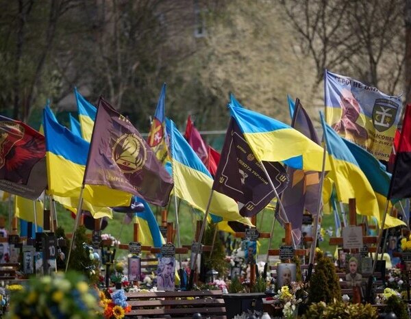 Зеленський вшанував пам’ять полеглих оборонців України
