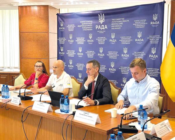 Медичний канабіс в Україні: закон діє, але пацієнти залишаються в черзі