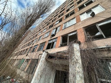 Новий київський бізнес-центр: забудовник виставив на продаж нежитлову будівлю 4