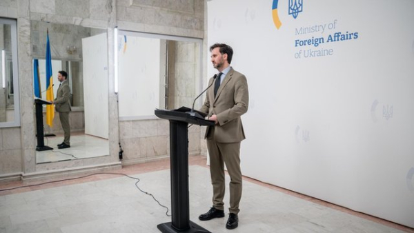 Міністерство закордонних справ України рекомендує журналістам критично оцінювати висловлювання екс-представниці глави держави. 9