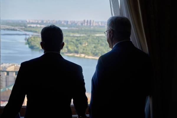 Гендиректор ЮНЕСКО відвідав Україну вперше 6
