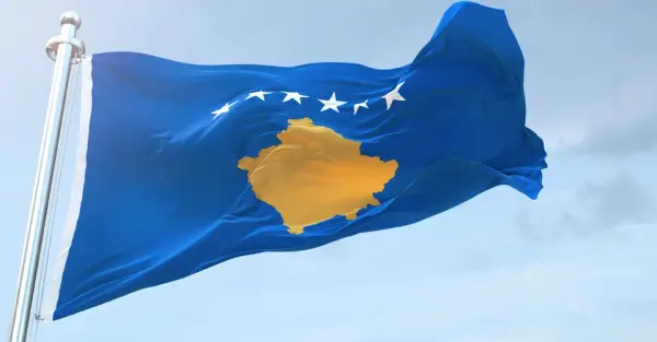 Приштина прибрала банер з підтримкою України через невизнання державності Косова 4 Приштина прибрала банер з підтримкою України через невизнання державності Косова 4