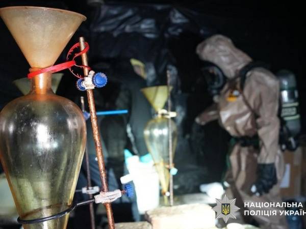 Нацполіція ліквідувала тіньовий ринок наркотиків вартістю 540 мільйонів гривень 9 Нацполіція ліквідувала тіньовий ринок наркотиків вартістю 540 мільйонів гривень 9
