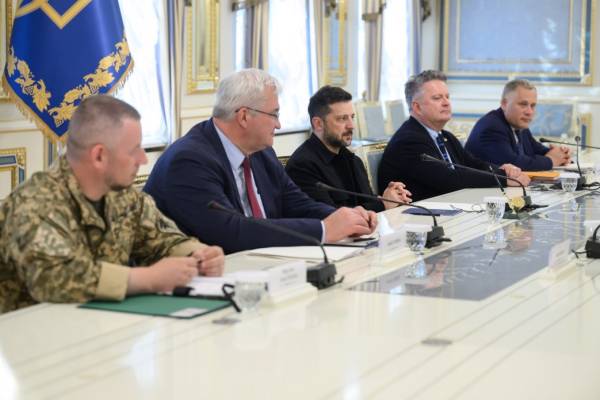 Зеленський і глава МЗС Латвії обговорили відкриття нових переговорних кластерів та підтримку України 5