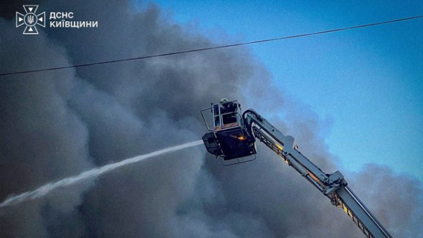 На Київщині внаслідок ворожих атак загинула одна людина, ще дев’ять отримали поранення, повідомили в ДСНС.